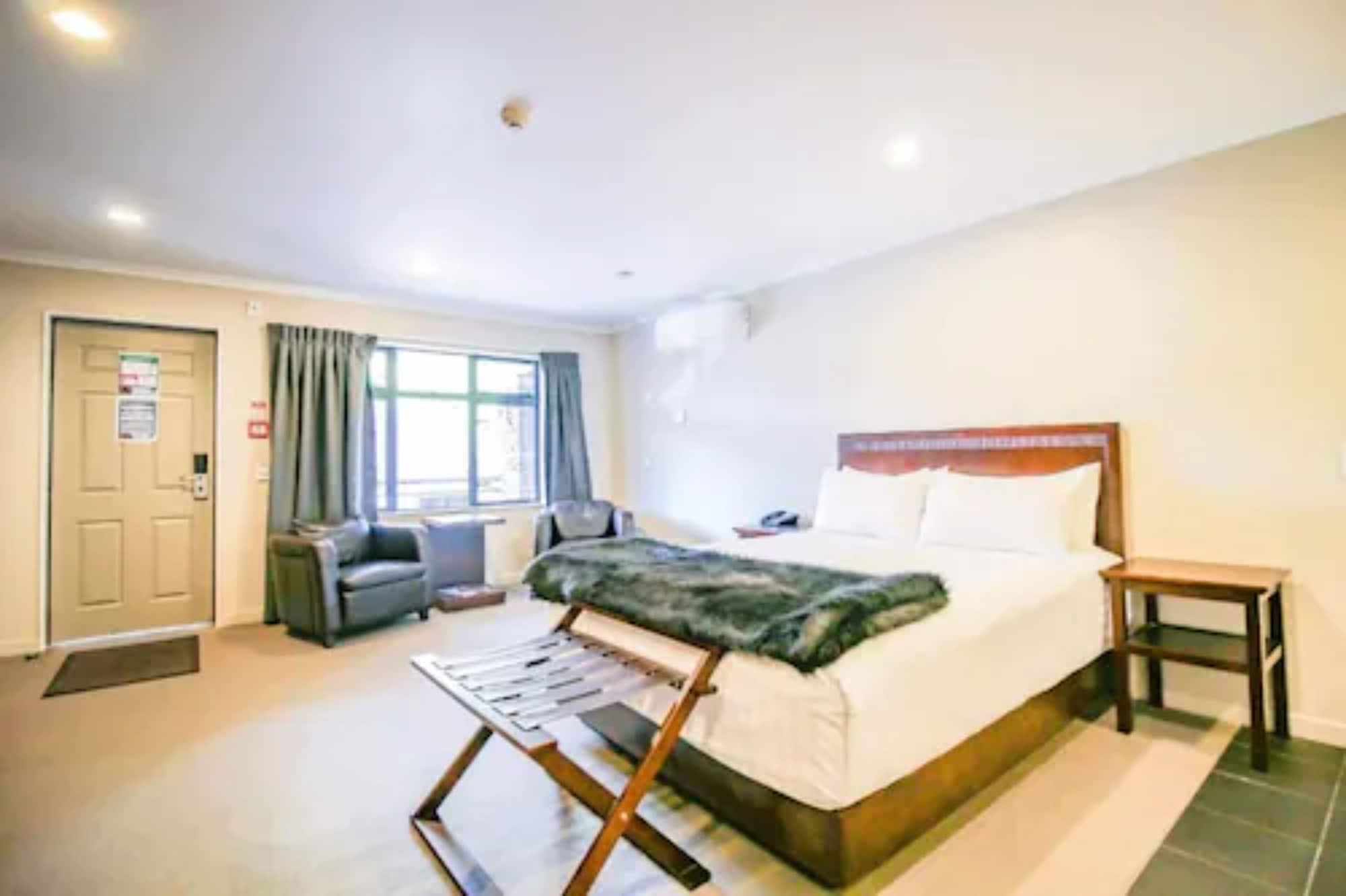 Aotea Motor Lodge Whanganui Exterior foto A typical hotel room